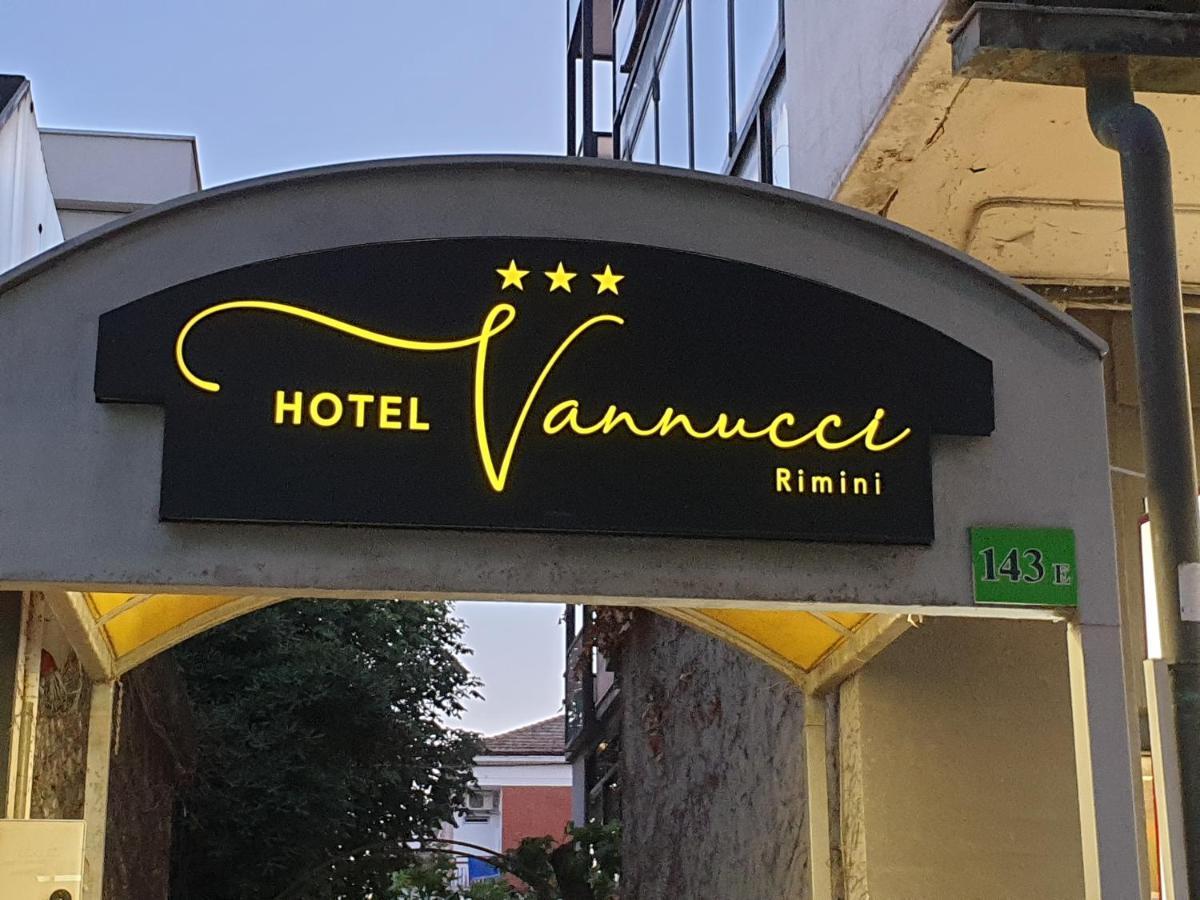 Hotel Vannucci Rimini Bagian luar foto