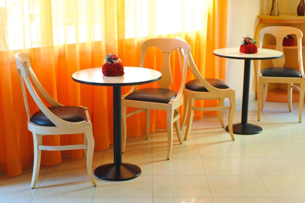 Hotel Vannucci Rimini Bagian luar foto