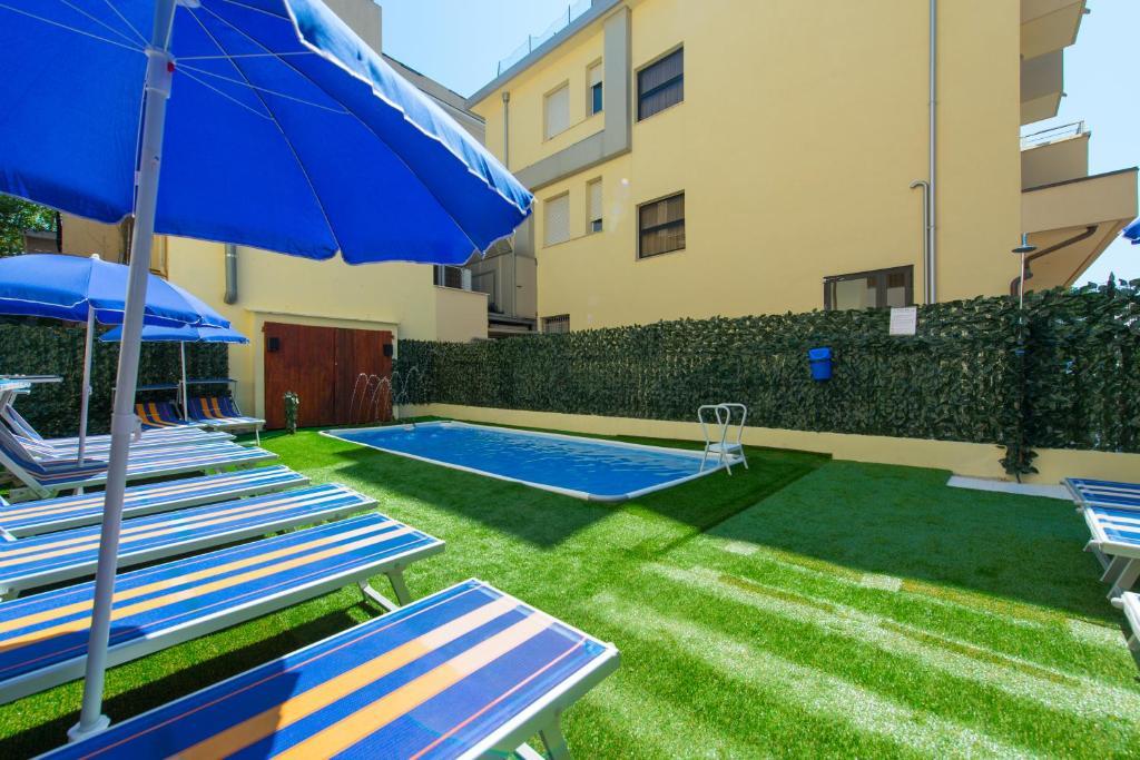 Hotel Vannucci Rimini Bagian luar foto