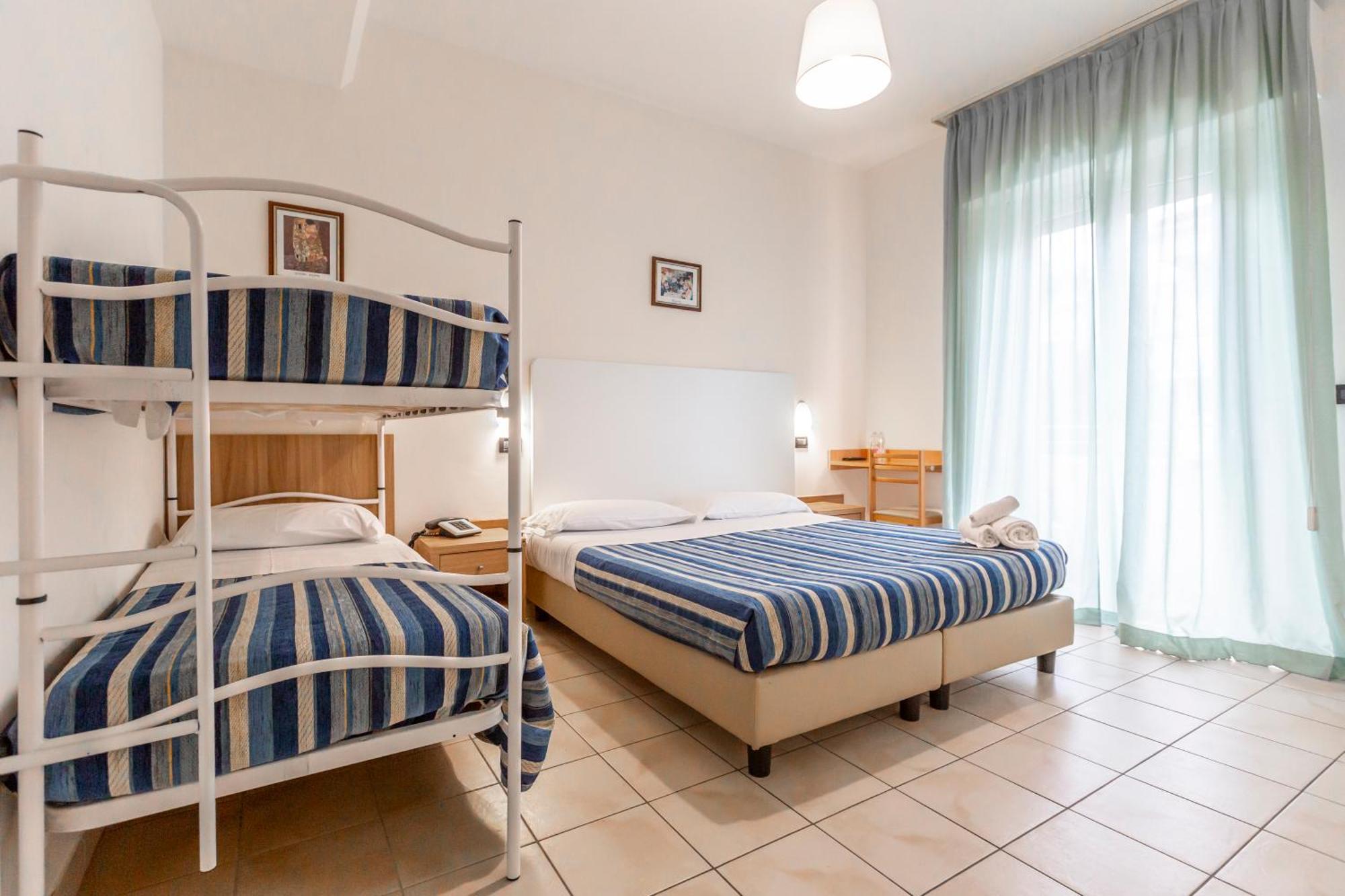 Hotel Vannucci Rimini Bagian luar foto