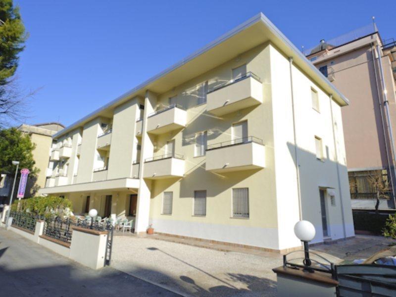 Hotel Vannucci Rimini Bagian luar foto